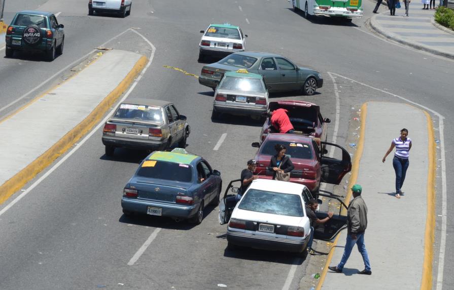 El “concho” se aferra a los RD$25 pese a los gritos de los pasajeros