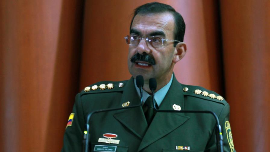 Dimite el director de Policía de Colombia investigado por red de prostitución Dimite el director de Policía de Colombia investigado por red de prostitución