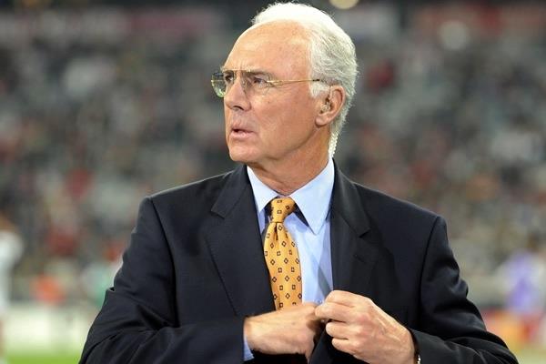 Comité de Ética de la FIFA advierte y multa a Franz Beckenbauer