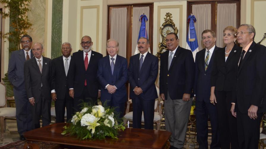 Danilo no tomará licencia en la campaña; elegirá su “vice” antes del 15 de marzo Danilo no tomará licencia en la campaña; elegirá su “vice” antes del 15 de marzo