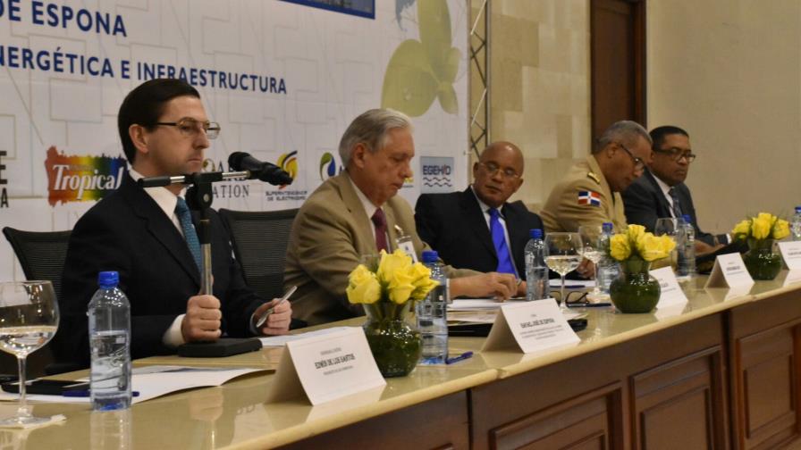 Funcionario dice que se incumplen leyes de seguridad energética Funcionario dice que se incumplen leyes de seguridad energética