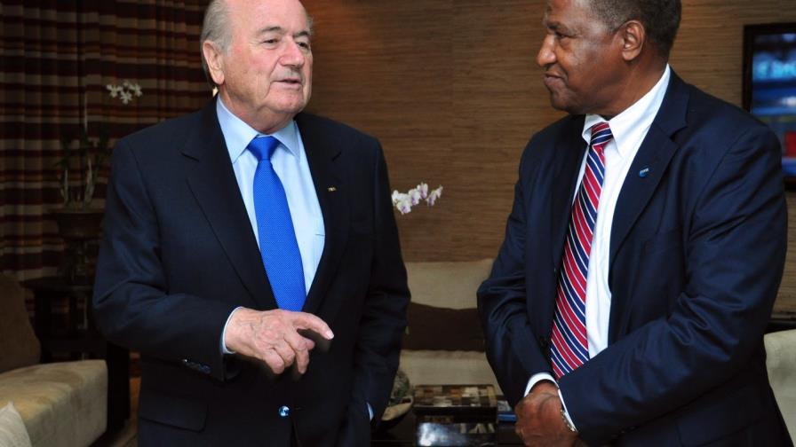 La revista Sports Illustrated cuestiona a Osiris Guzmán como patrón de votantes de la FIFA