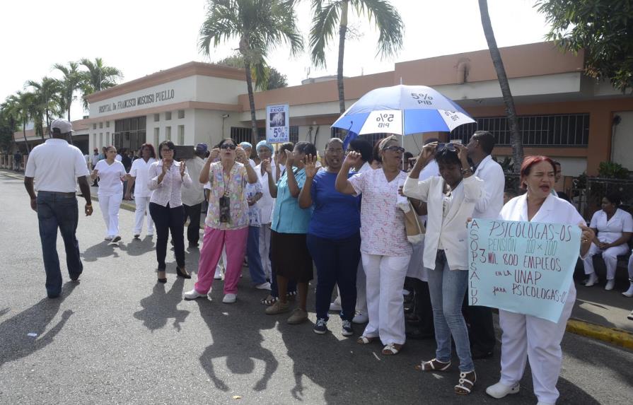 Se cumple el primero de dos días de huelga de los médicos
