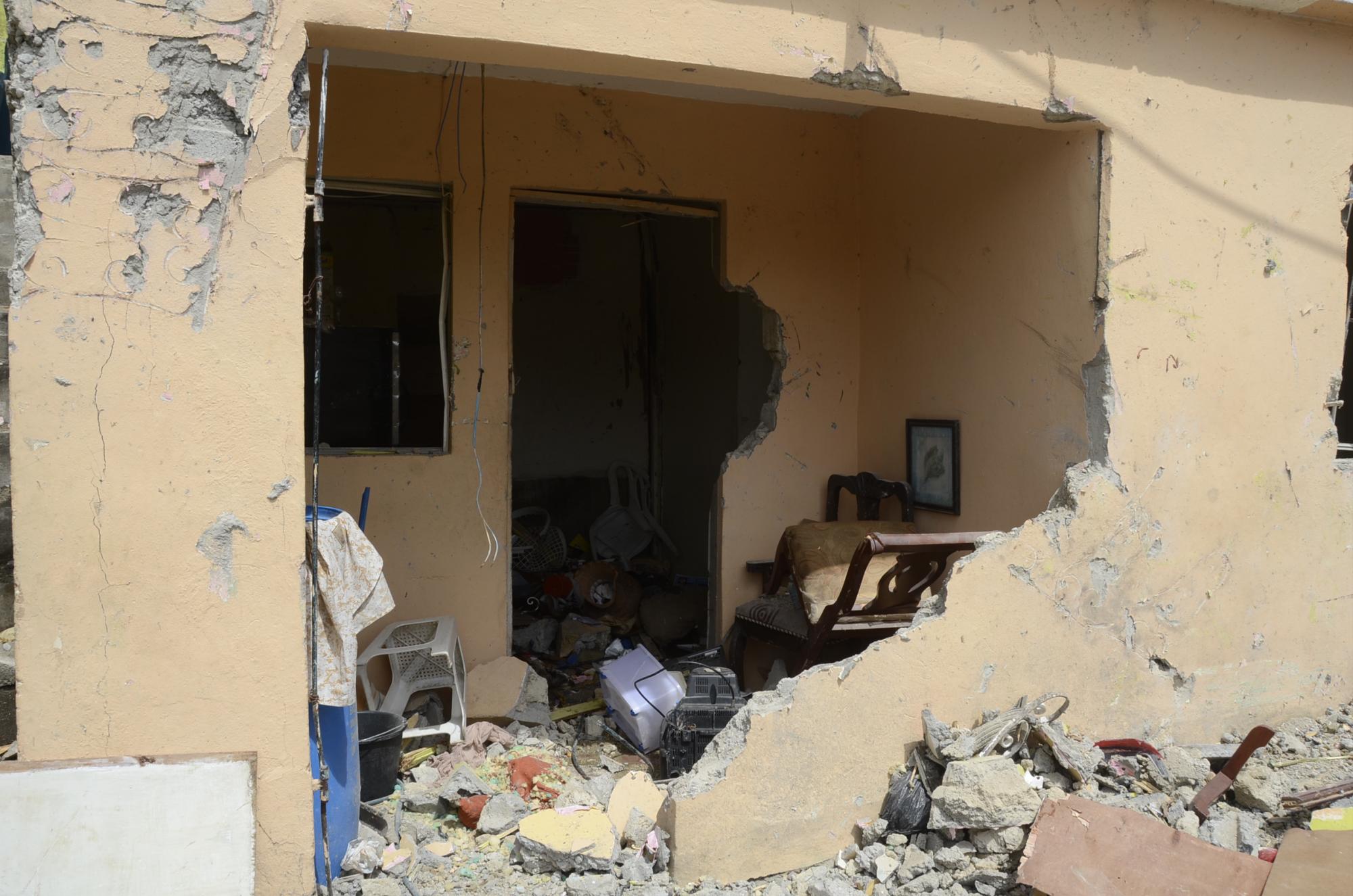 Fallado de una de las viviendas afectadas por la explosión en el sector La Esperanza en Los Ríos.