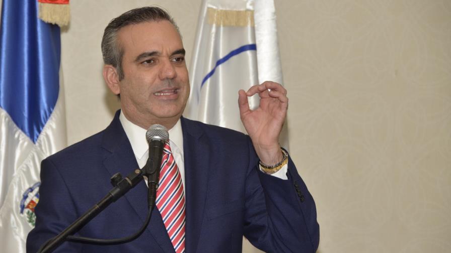 Luis Abinader: “Por ética Danilo Medina tiene que tomar licencia”