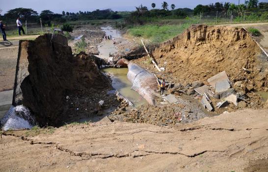 Colapsa parte de canal de riego que suple casi 400 mil tareas agrícolas 
