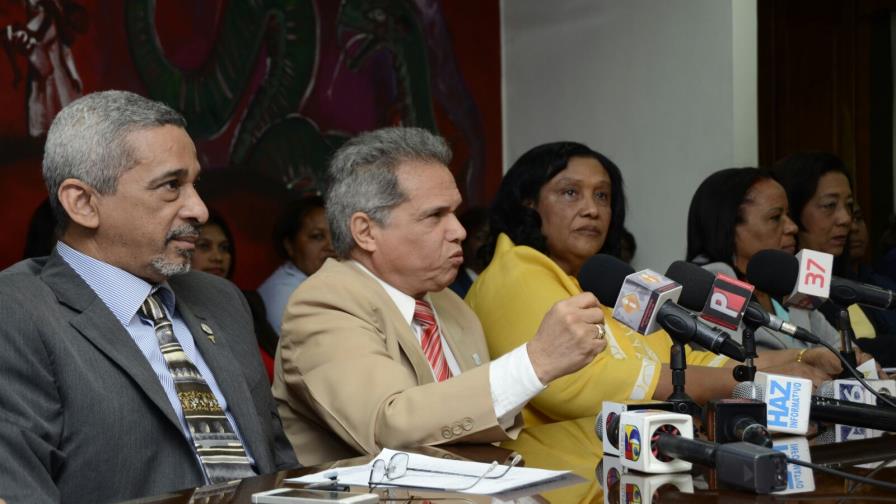 Médicos y Gobierno empiezan diálogo el lunes Médicos y Gobierno empiezan diálogo el lunes