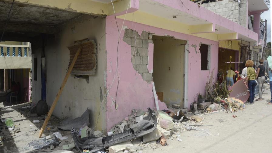 Muere uno de los heridos por explosión en  planta Gas Licuado de Petróleo, mientras crece temor a nuevos derrumbes