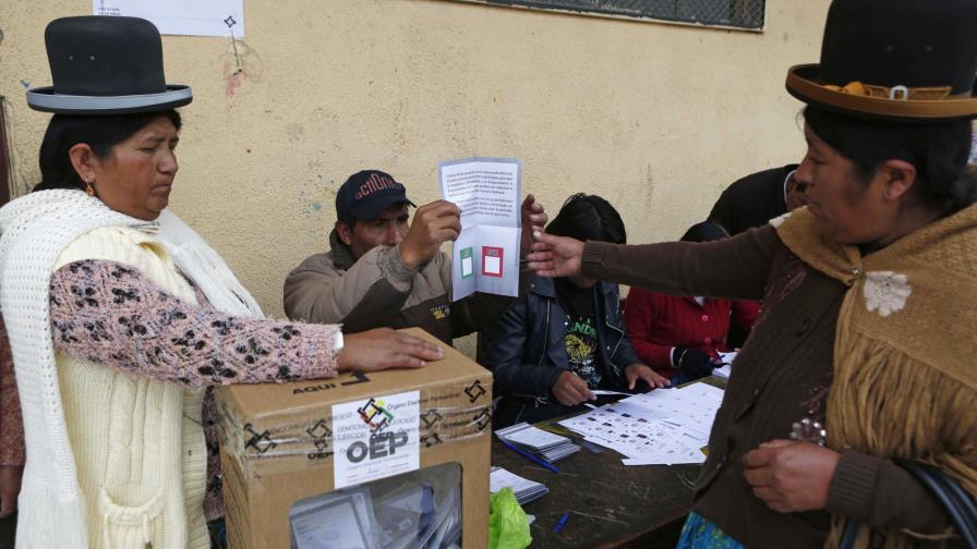 El referendo más peleado en Bolivia se desarrolla en paz 