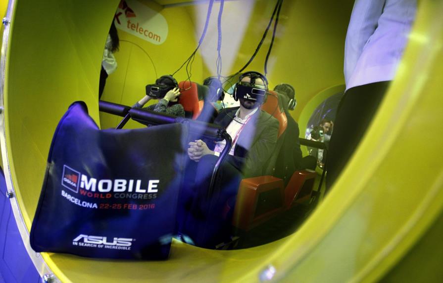 Los teléfonos móviles se rinden ante la realidad virtual en el Congreso Mundial del Móvil
