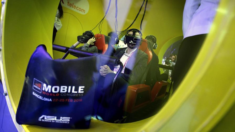 Los teléfonos móviles se rinden ante la realidad virtual en el Congreso Mundial del Móvil