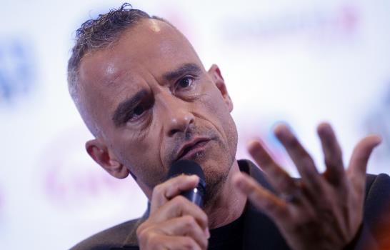 Eros Ramazzotti: “Con la tecnología se ha perdido el romanticismo”