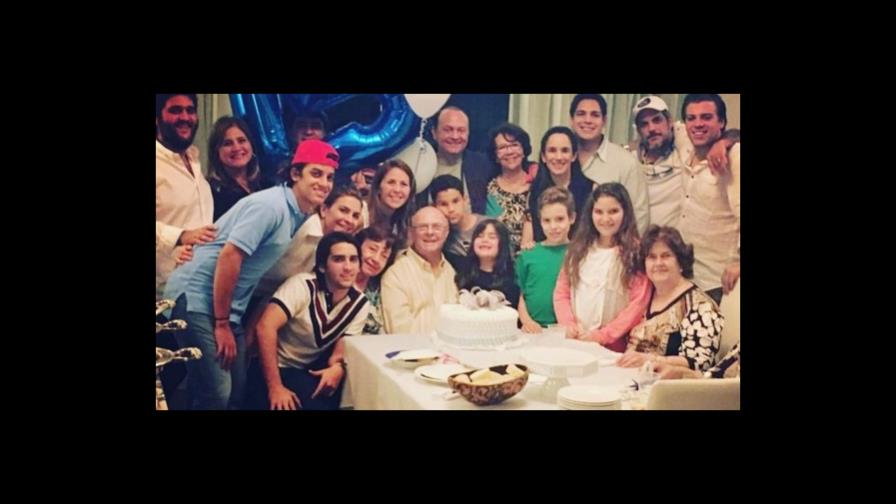 Abarrotan la casa de Hipólito Mejía 