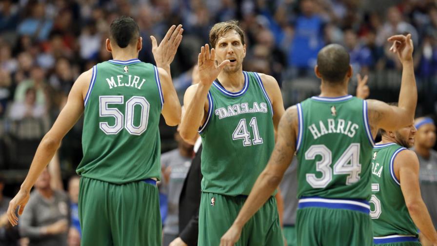 Dallas contrata a David Lee por el resto de la temporada