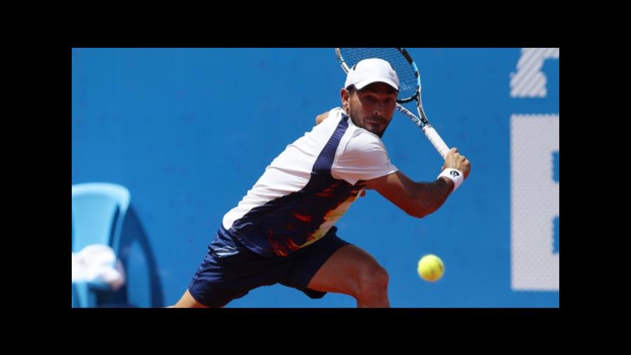 Víctor Estrella gana en primera ronda de ATP 500 de Acapulco