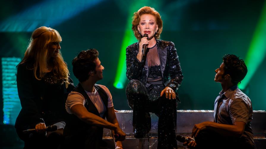 Se luce la diva Paloma San Basilio en Puerto Rico 