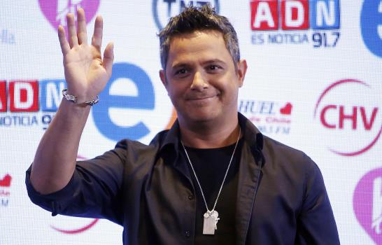 Alejandro Sanz: El que ve el maltrato y no hace nada también es un canalla
