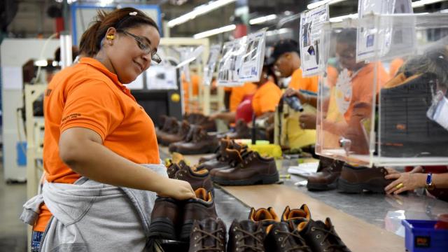 Timberland fabrica pares de calzados al día en su planta Santiago - Diario Libre