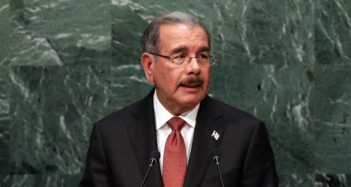 Danilo Medina cree que el caso del ex asesor no afectará su campaña
Medina cree caso Santana no afectará su campaña