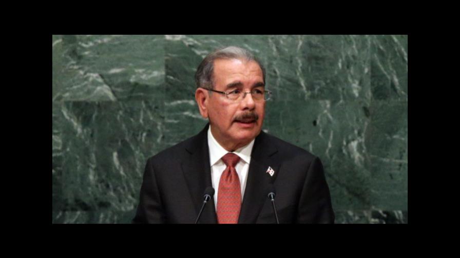 Danilo Medina cree que el caso del ex asesor no afectará su campaña
Medina cree caso Santana no afectará su campaña