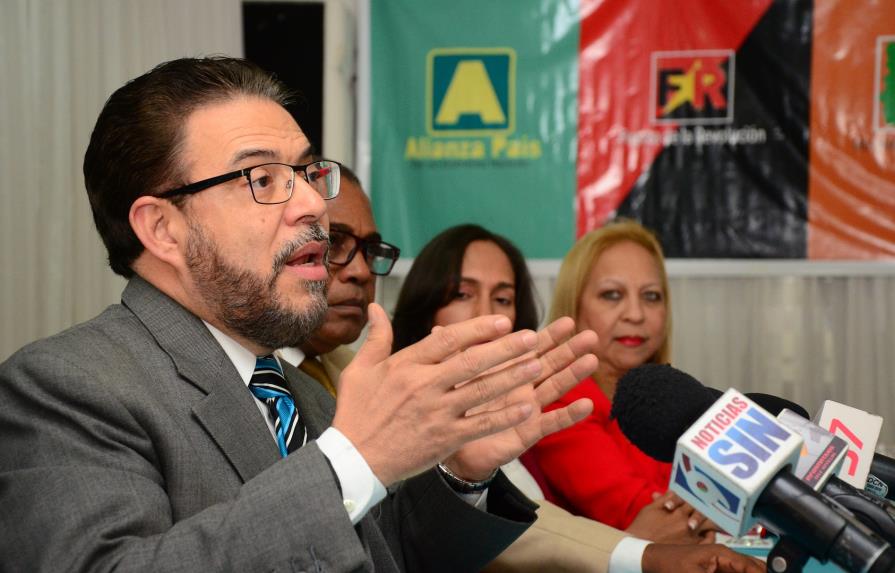 Opositores afirman que ex asesor de Danilo sigue vinculado al gobierno 