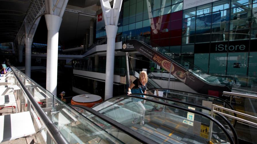 Venezuela reduce horario laboral de empleados públicos por crisis eléctrica