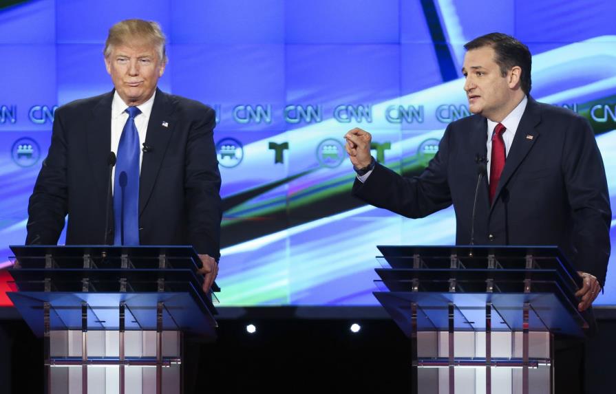 Rubio y Cruz arremeten contra Trump en debate republicano 