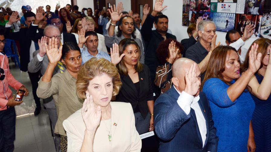 59 extranjeros juran por la nacionalidad dominicana 59 extranjeros juran por la nacionalidad dominicana