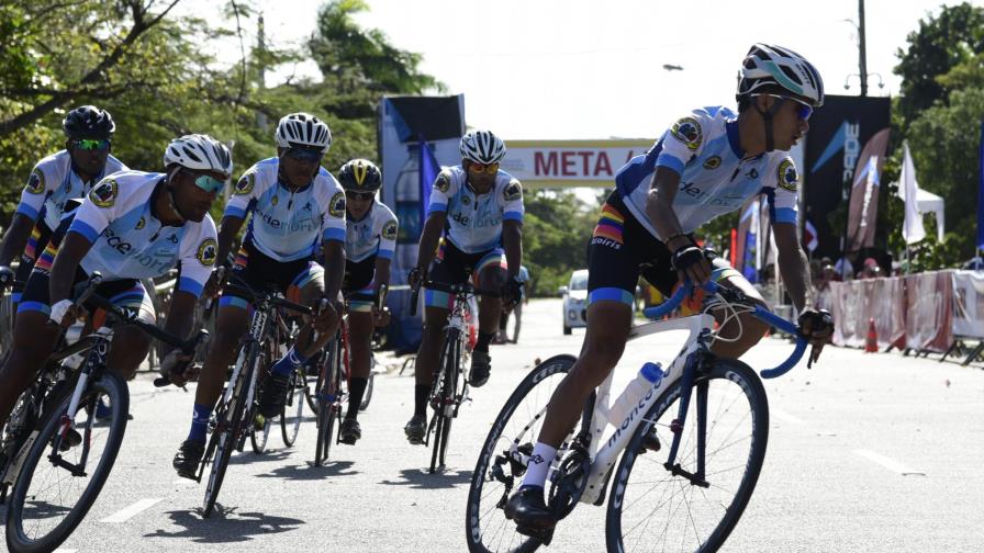 Inicia Vuelta Ciclista Independencia; cuenta con 15 equipos internacionales 