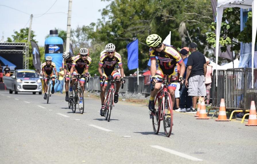 Equipo dominicano ACT domina el inicio de Vuelta Ciclista Independencia