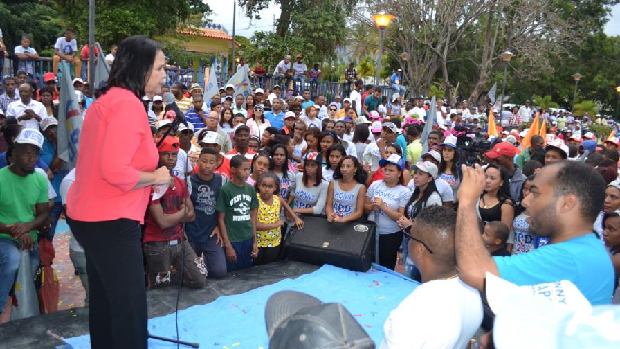 Minou Tavárez Mirabal critica aumentos en precios de las medicinas Minou Tavárez Mirabal critica aumentos en precios de las medicinas