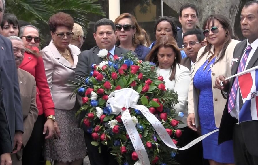 Consulado Dominicano en Puerto Rico deposita ofrenda floral en fecha de Independencia