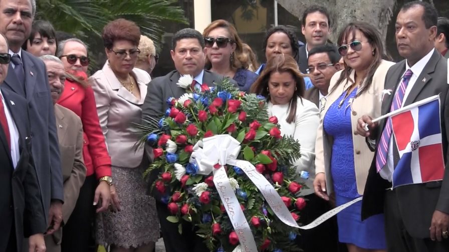 Consulado Dominicano en Puerto Rico deposita ofrenda floral en fecha de Independencia