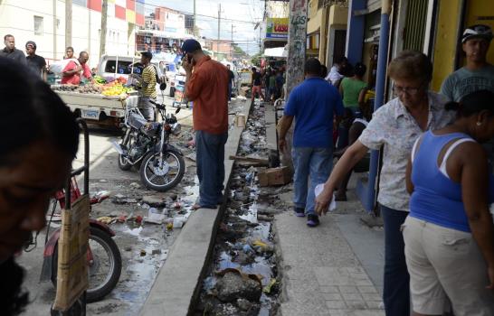 En el mercado de Cristo Rey exigen extender el horario de venta al público