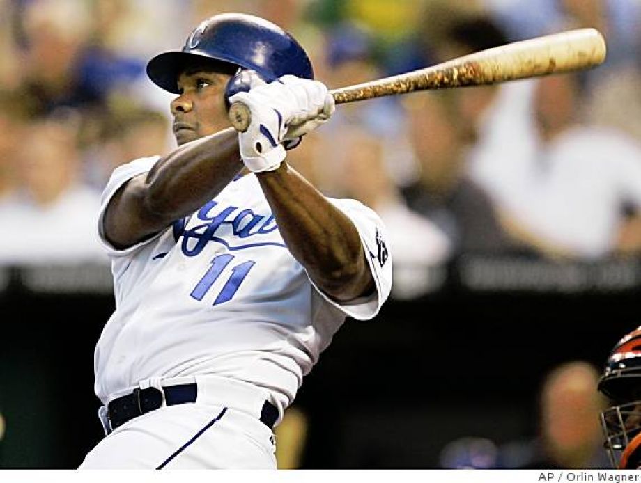 José Guillén consiguió un contrato de US$36 millones con Kansas City apenas meses después de su suspensión.