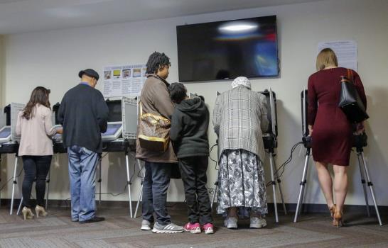 Supermartes: Clinton, Trump buscan distanciarse de rivales 