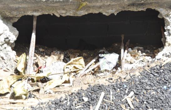 Una calle de la Zona Colonial está cerrada desde hace siete meses