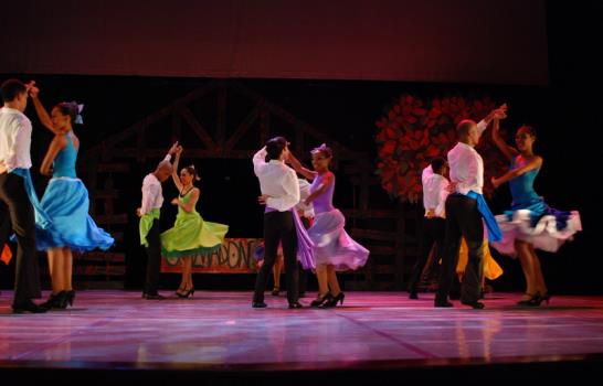 BalleTeatro Dominicano celebra premio con gran espectáculo 