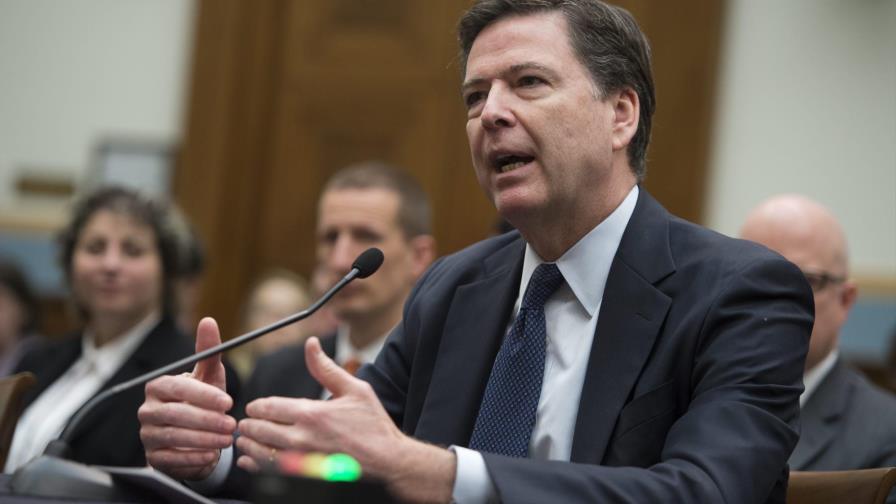 Director del FBI reconoce “error” en manejo del iPhone de un autor de tiroteo