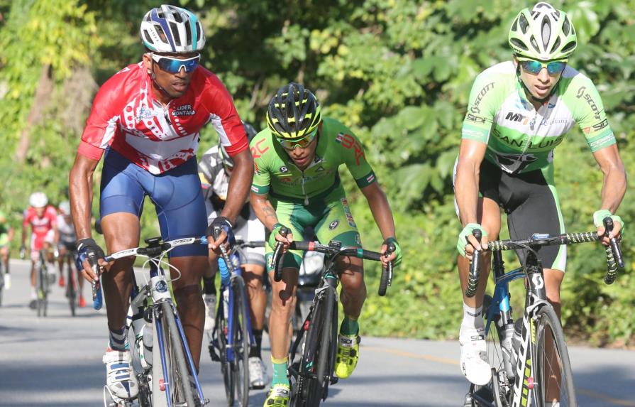 Ismael Sánchez establece dominio por segundo día consecutivo en la Vuelta Independencia y hace historia