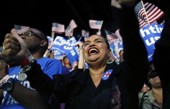 Clinton y Trump arrancan Supermartes con victorias 