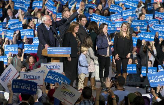 Clinton y Trump arrancan Supermartes con victorias 