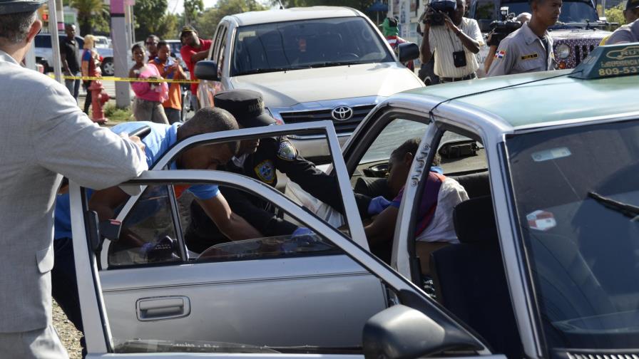 Chofer de carro público muere de un infarto en la Rómulo Betancourt