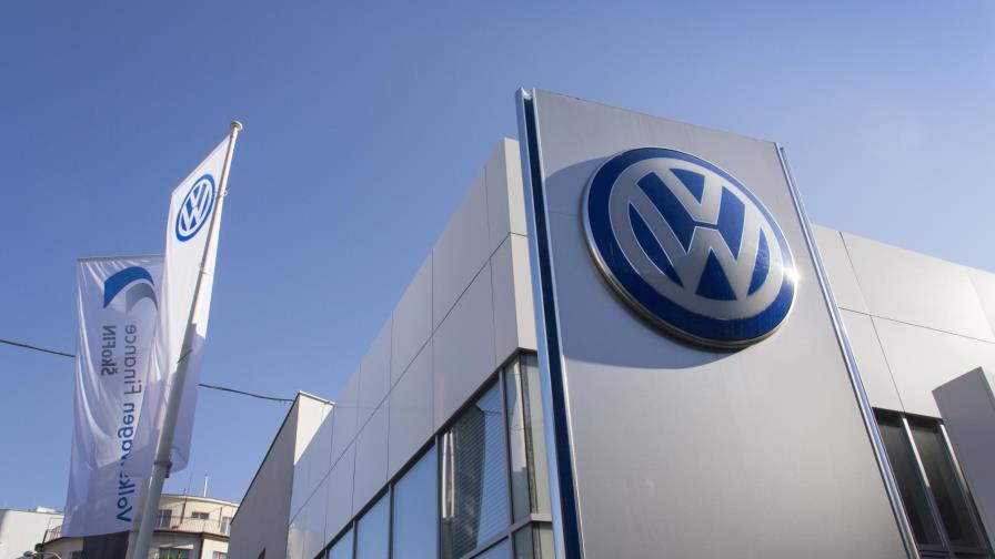Ventas VW caen        en un 13 por ciento