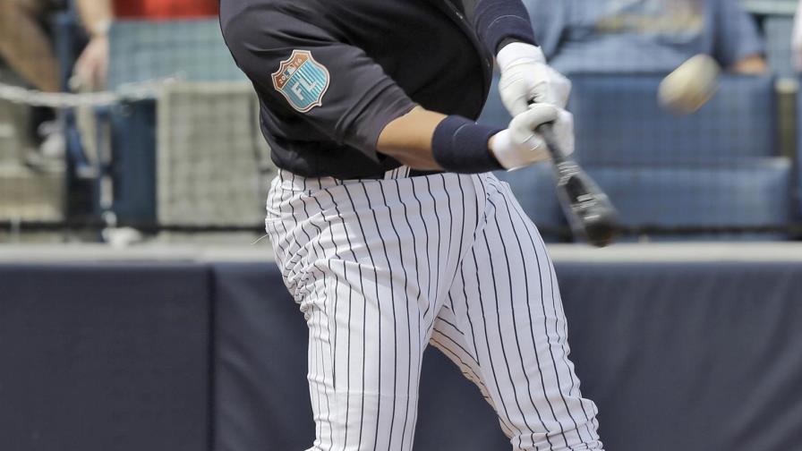 Alex Rodríguez conecta jonrón