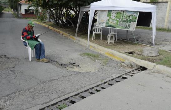 Exigen tapen hoyo en Villa Naco de la Autopista Duarte