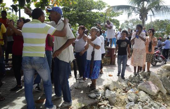 Vecinos se enfrentan por la construcción de una funeraria en un parque de Sabana Perdida