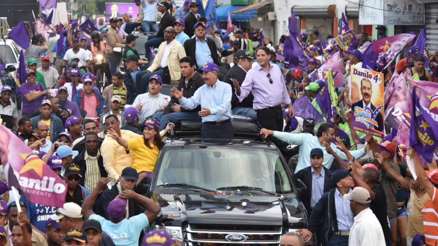 Medina encabezó en SDE multitudinaria caravana