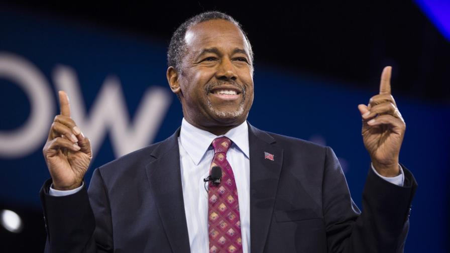 Carson deja la carrera presidencial por la estridente campaña republicana 