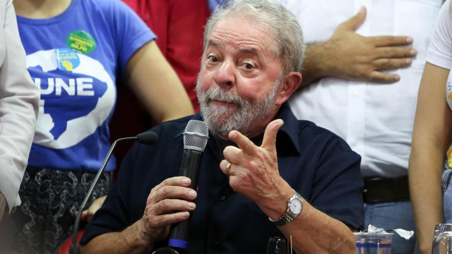 Lula dice que responderá a las “ofensas” con política en las calles